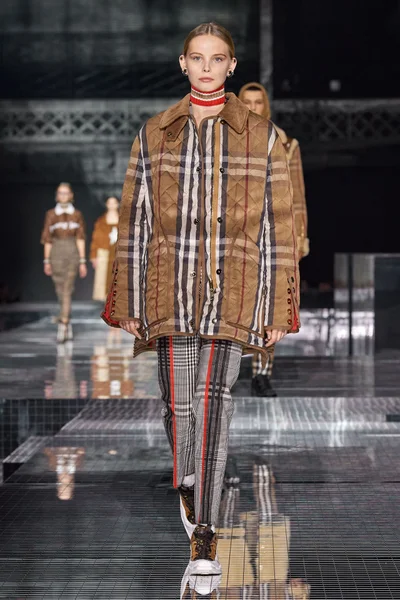 Look 48